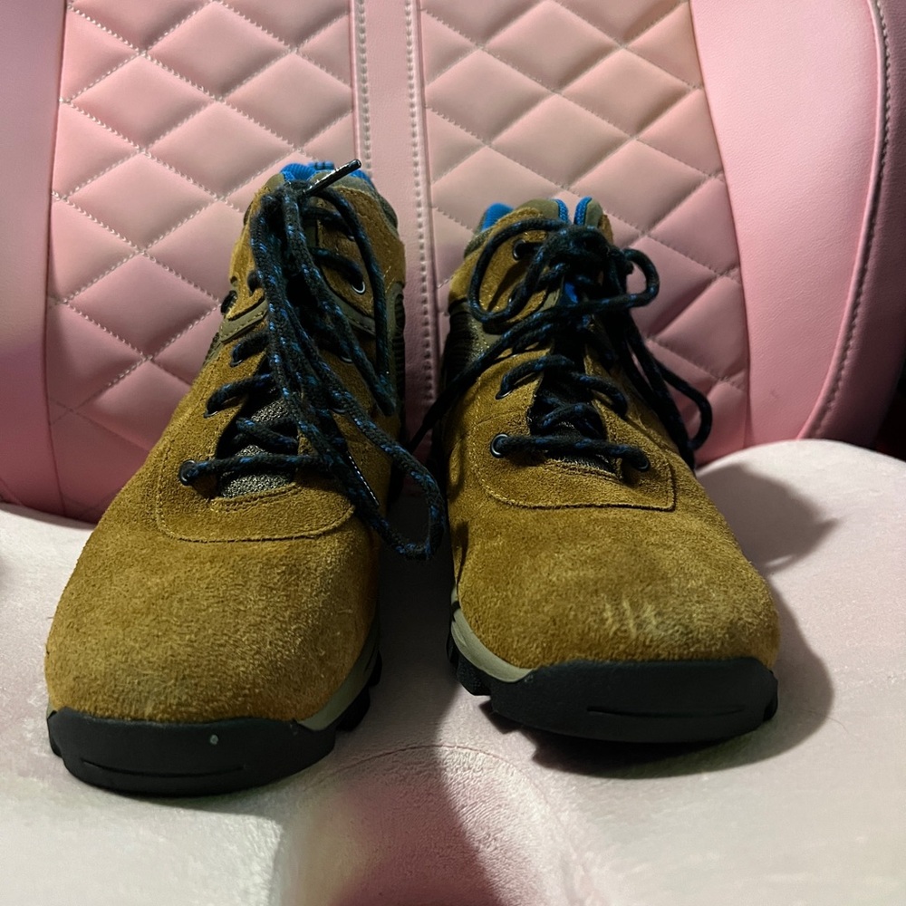 Timberland Kids Tan Boots with Blue Highlights